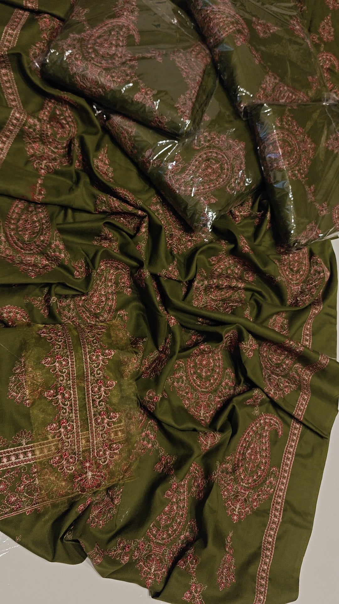BREEZE WINTER VIRAL DRESS PRICE 3150 WHOLE SALE WINTER DRESS