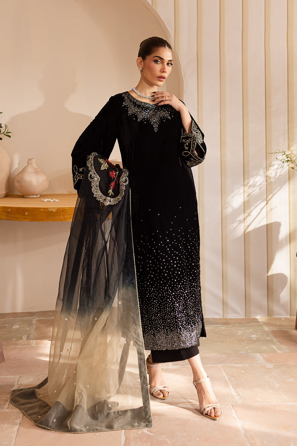 VANYA 3PCS VELVET DRESS ON SALEEEEEEEEEEE🎉🎉