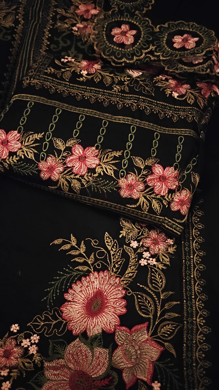 Winter 3 pcs artical 2027 Brand Name Breeze  Dhanak Full emb Front Along with Center Emb  Sleeves Emb   Trouser  and Back Plain  3 Pcs Article  Ready To Wear Shawl